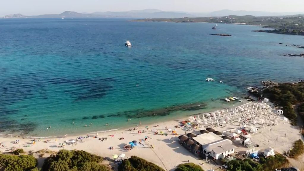 spiaggia bianca golfo aranci panoramica