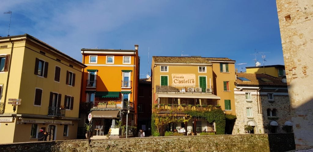 Sirmione Lago di Garda cosa fare dinverno paese 2 scaled