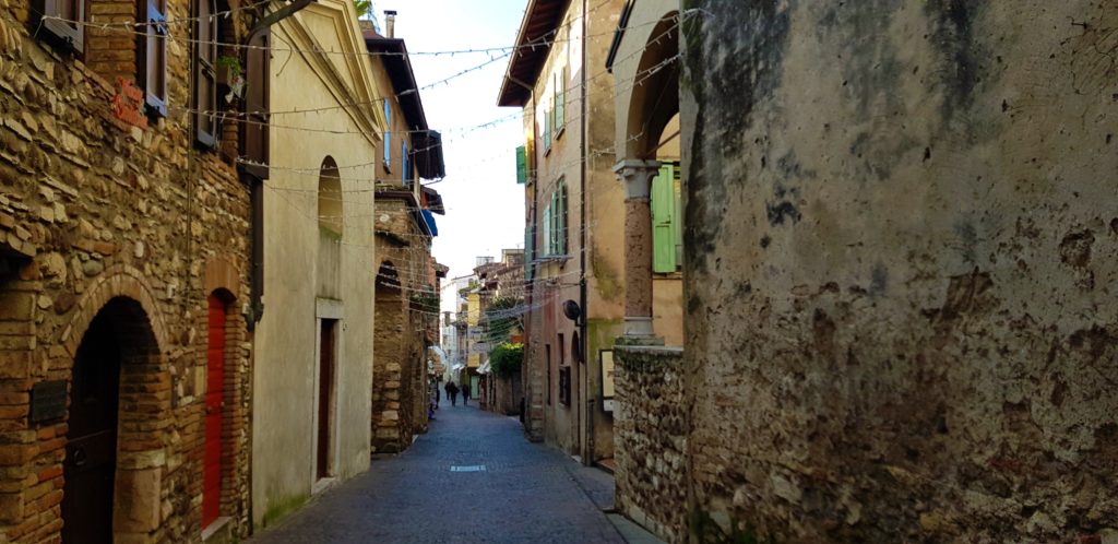 Sirmione Lago di Garda cosa fare dinverno vie scaled