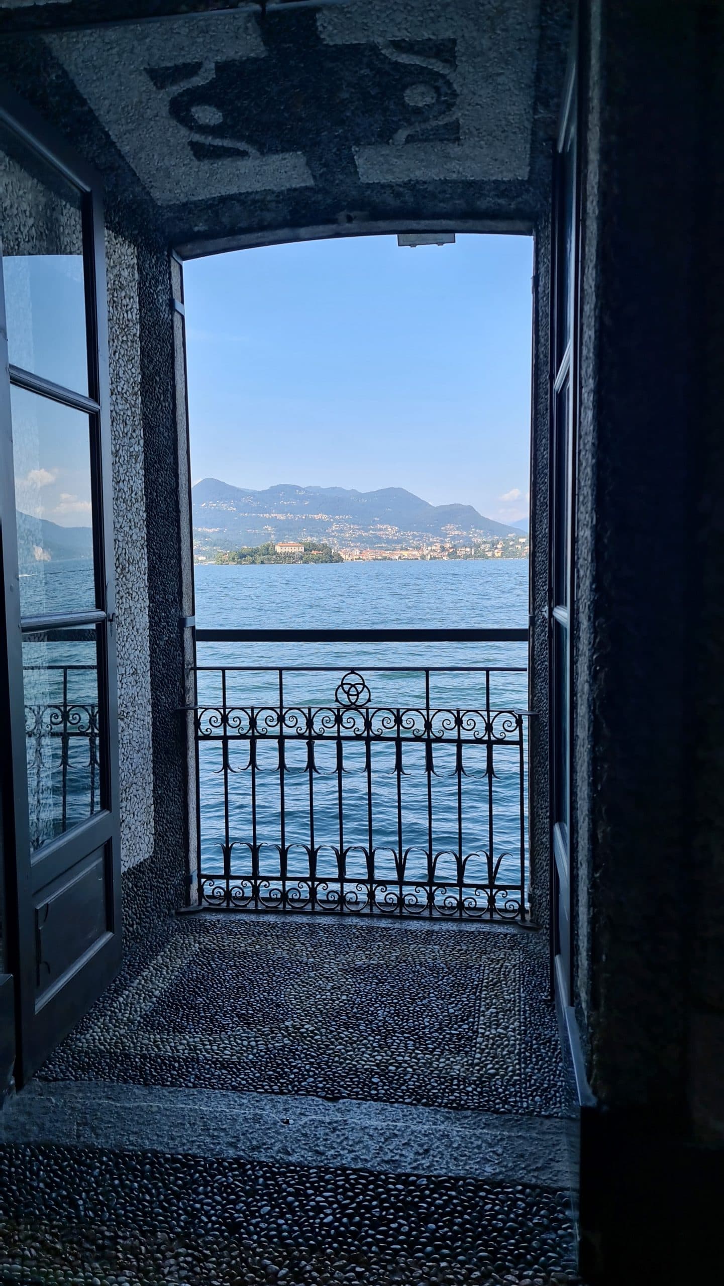 Isole Borromee Lago Maggiore vista dellisola madre dallisola bella scaled