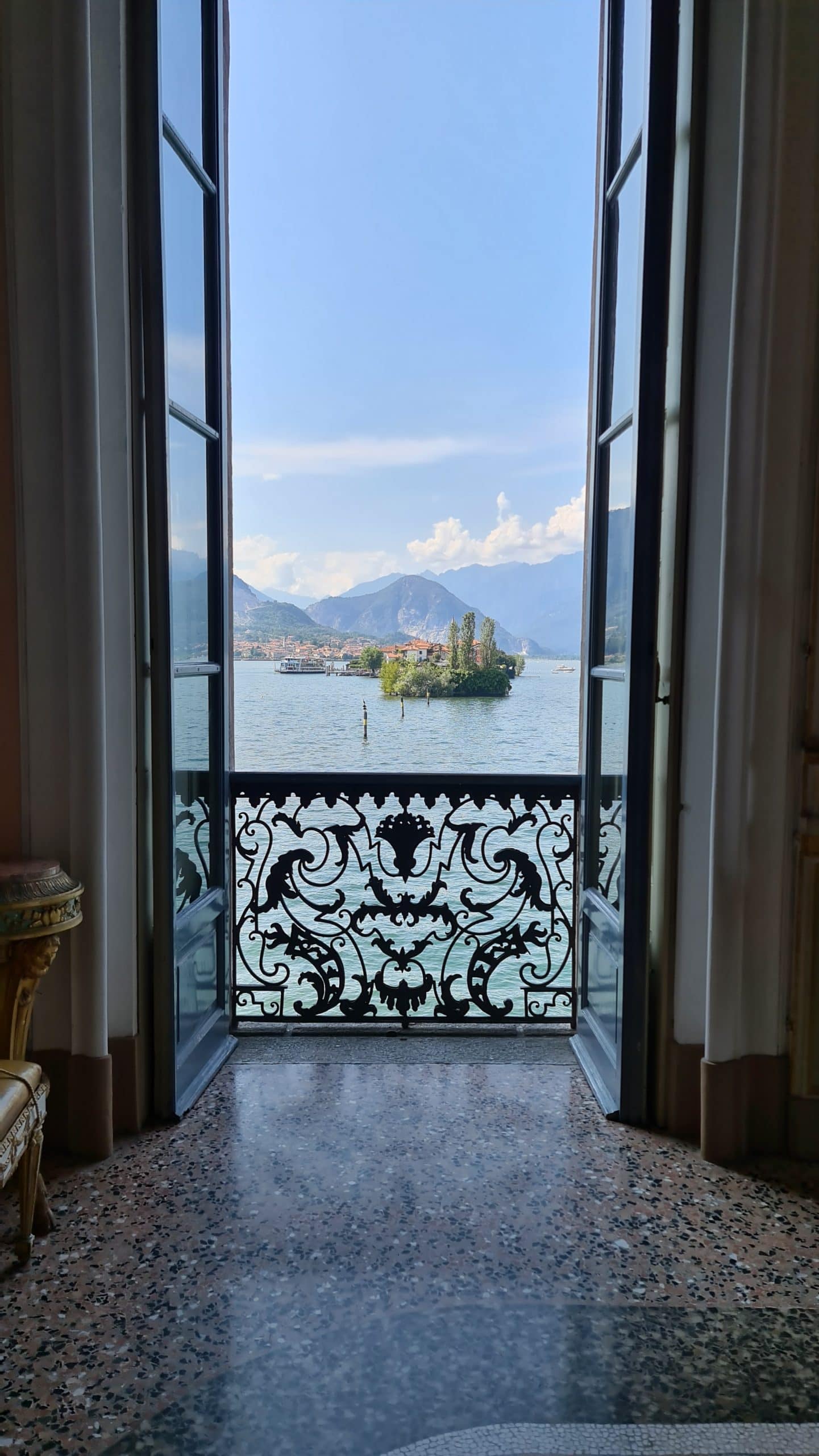 Isole Borromee Lago Maggiore vista dellisola pescatori dallisola bella scaled