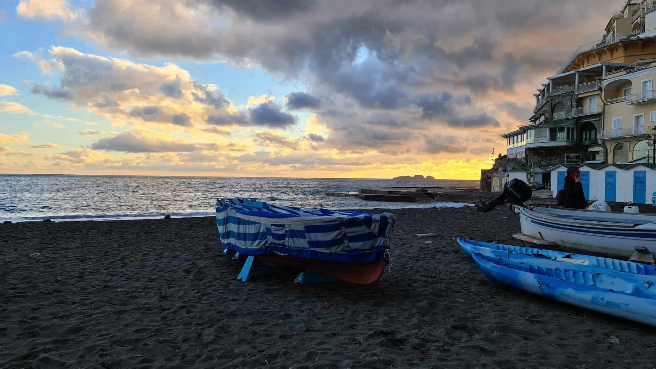 Costiera Amalfitana Positano in inverno tripilare 40 scaled