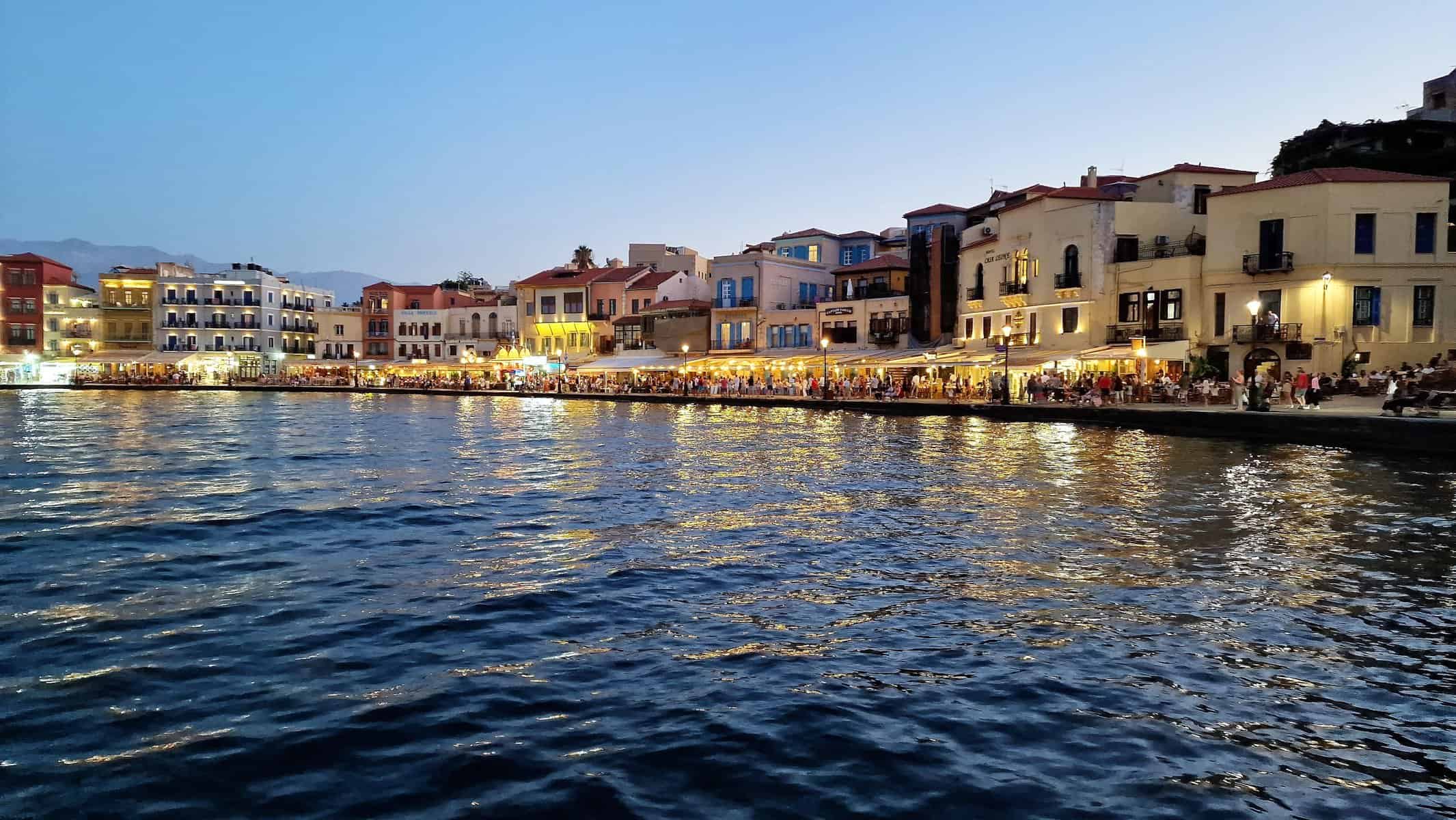 Creta: Le Città da Visitare, La Tua Guida Essenziale alle Gemme dell'Isola 2 Creta Cosa Vedere a Chania Antico Porto Veneziano di sera