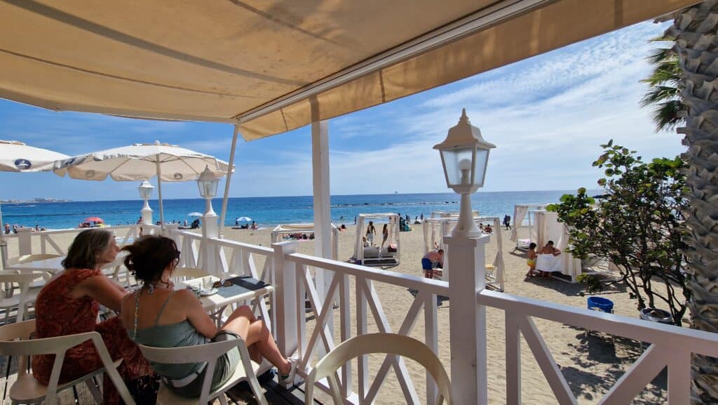 Top Tenerife sud cosa vedere Migliori Spiagge Tenerife bar playa del Duque