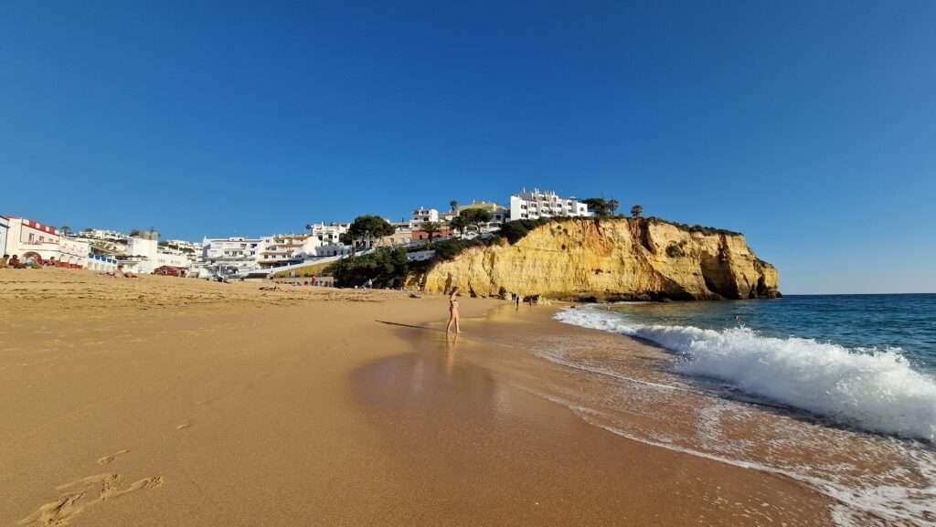 Spiagge e mare Algarve in inverno si può fare il bagno