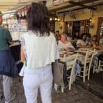 Cosa fare a Rodi quando piove: 7 Attività Imperdibili al Coperto (Guida Antipioggia) 5 piatto misto greco Mama Sophia taverna Rodi cibo caldo rifugio pioggia