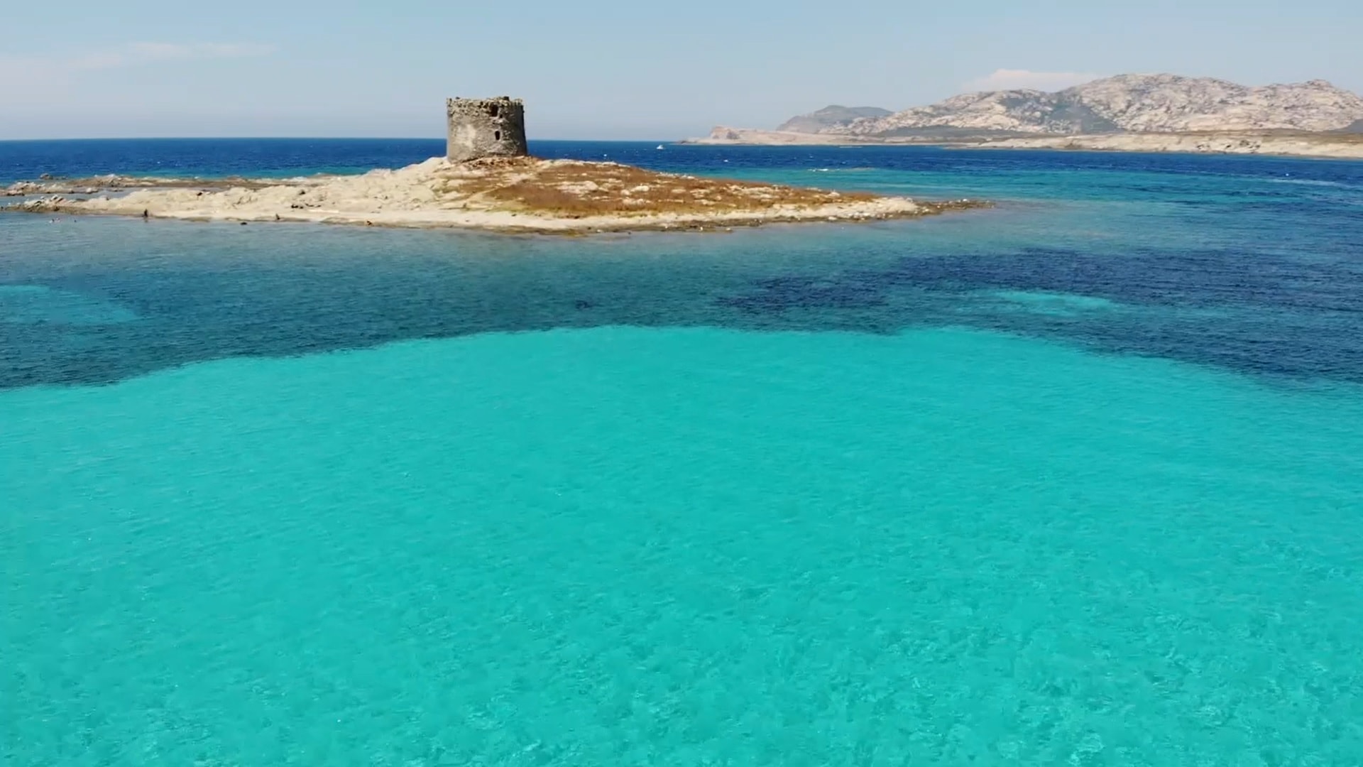 Read more about the article Discover the Enchanting Beauty of La Pelosa Beach in Sardinia