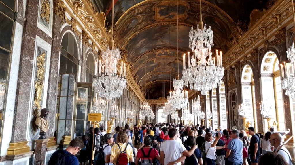 How to skip the line Versailles