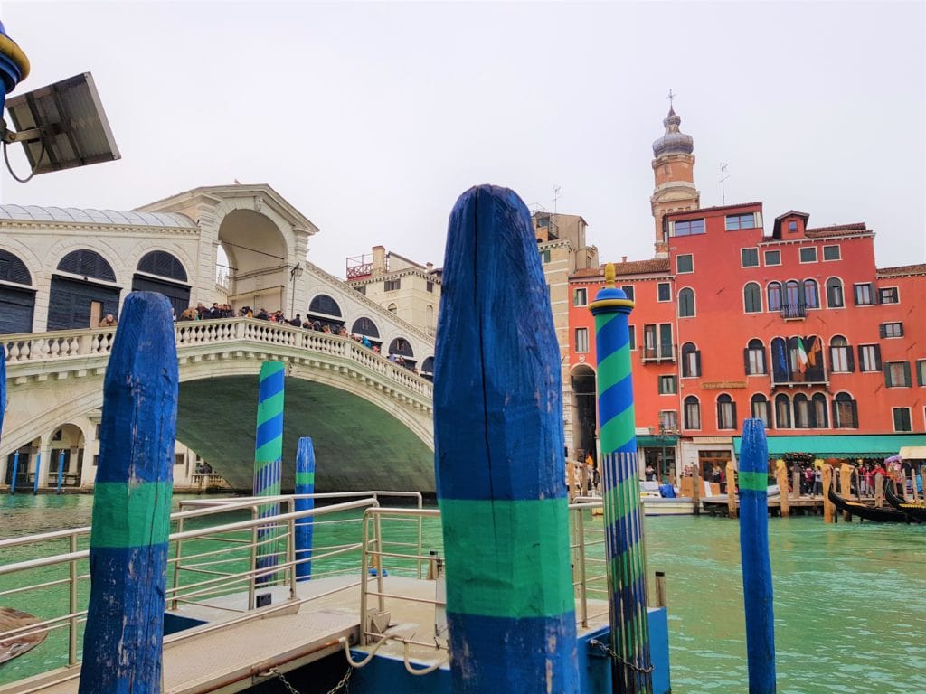 What is the best time of year to travel to Venice Italy rialto bridge2