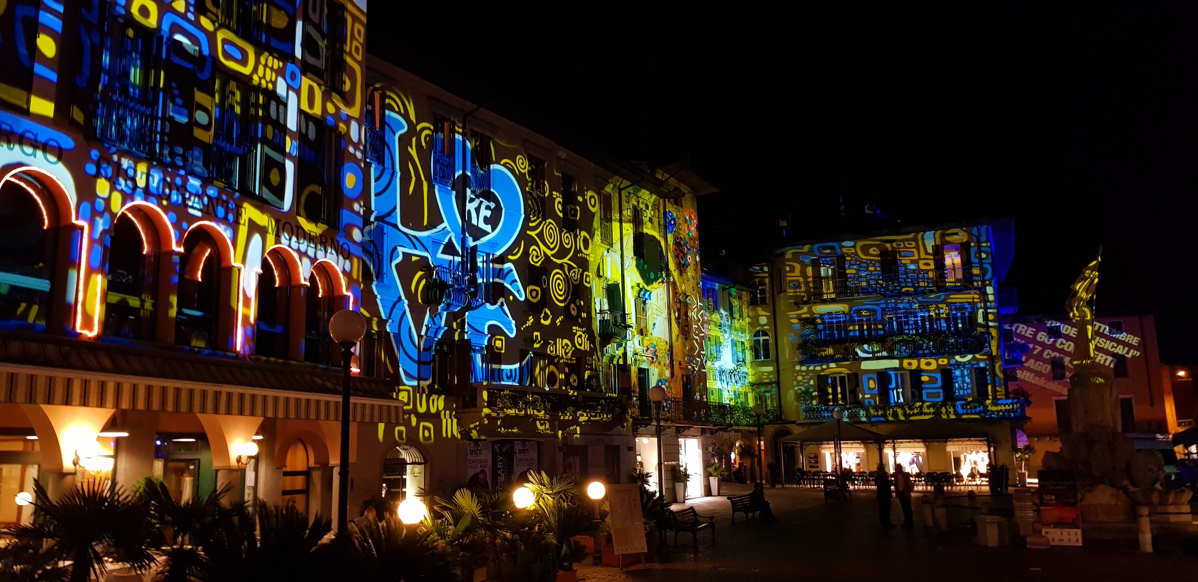 Lovere Lake Iseo: Lights projected on the walls of the houses