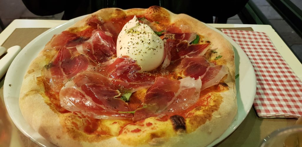 Food to eat in Italy pizza pisa scaled