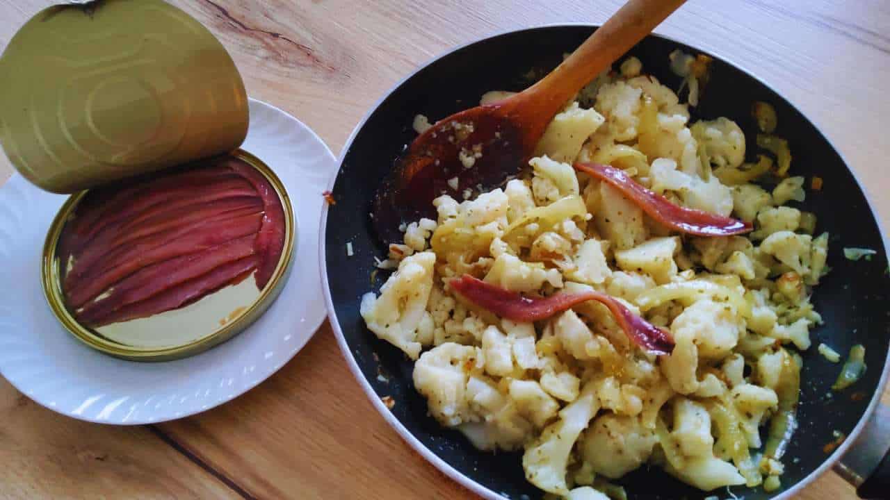 Sicilian cauliflower added with anchovies Italian recipe for the Sicilian cauliflower