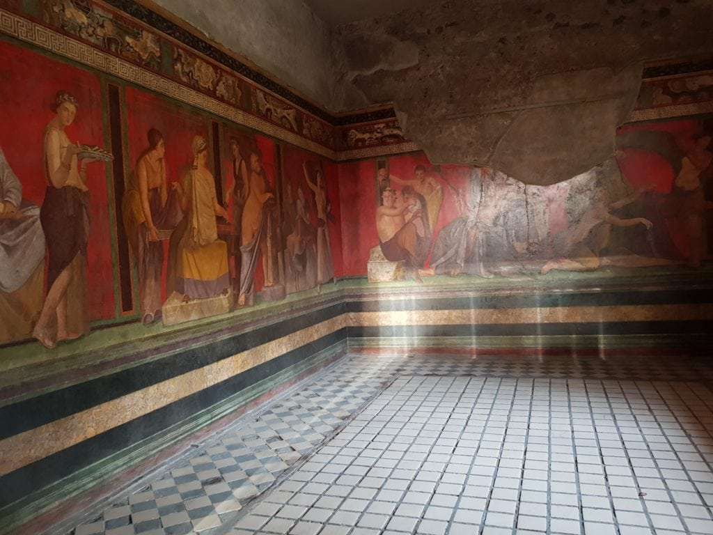 Is it worth to go and visit Pompeii? 4 Is it worth to go and visit Pompeii wall painting