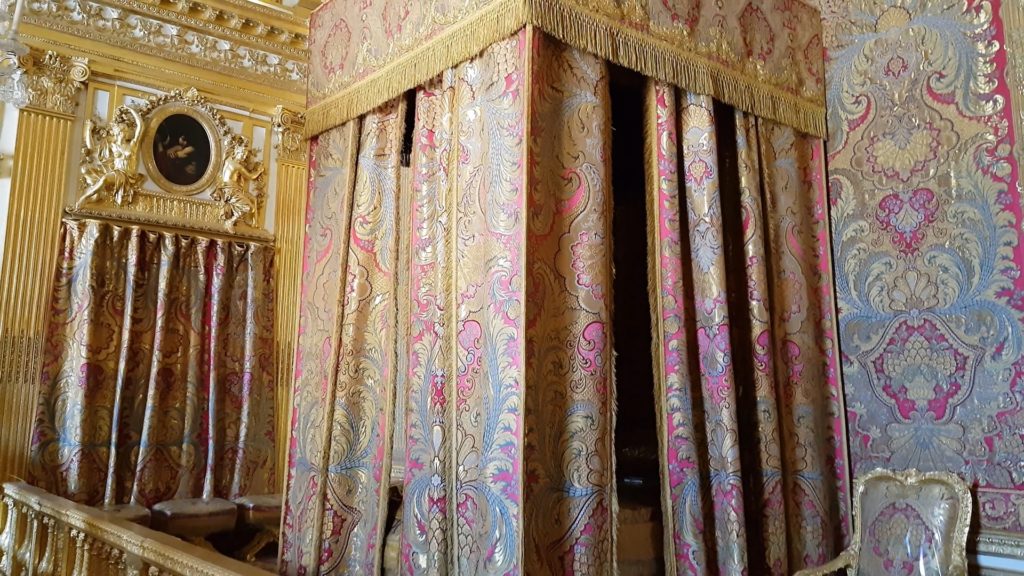 king room versailles