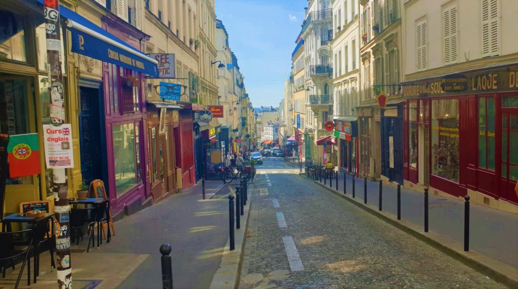 What is Montmartre Paris famous for? 3 things you should't miss! 2 montmatre paris artists scaled