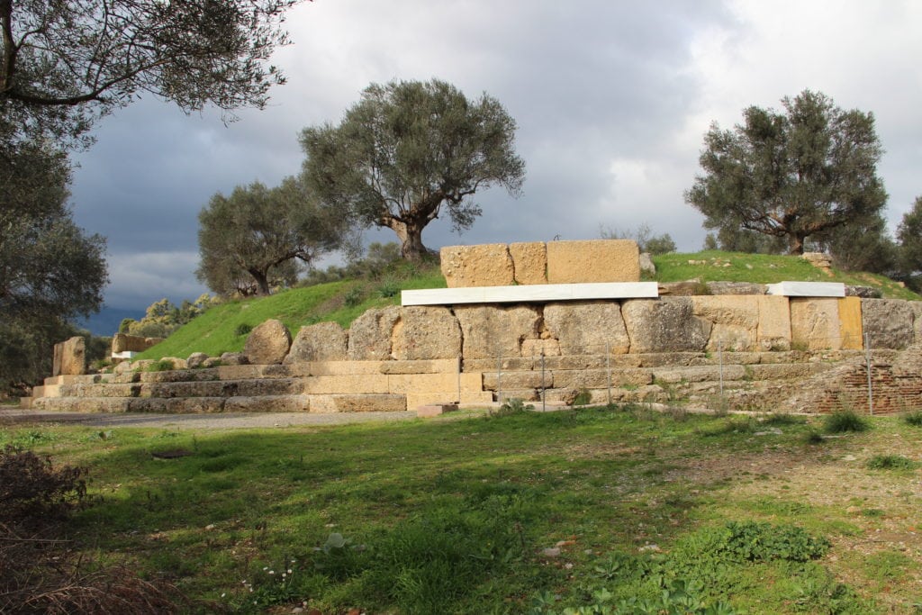 cosa vedere a sparta rovine edificio rotondo