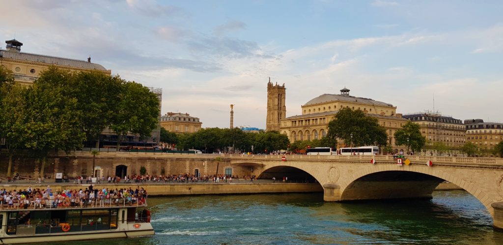 Parigi città dell'amore e Parigi romantica ponte e senna