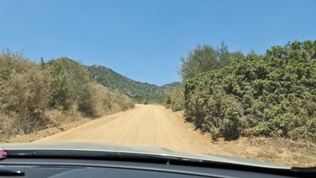 strada per Spiaggia di Punta Molentis Sardegna