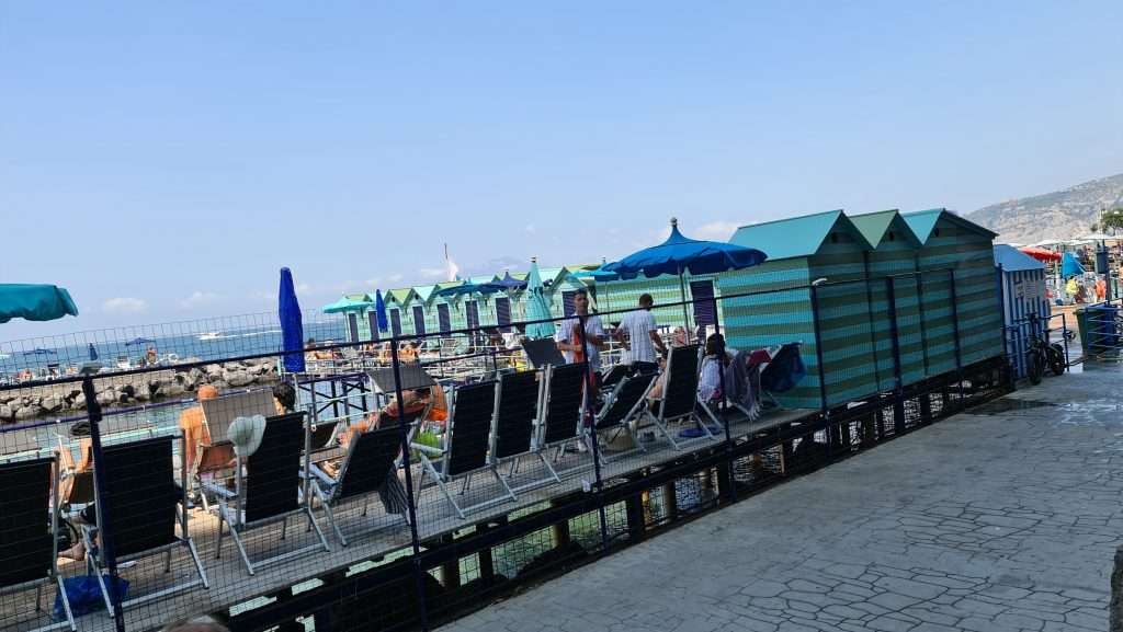 cosa vedere a sorrento spiagge bagni salvatore scaled