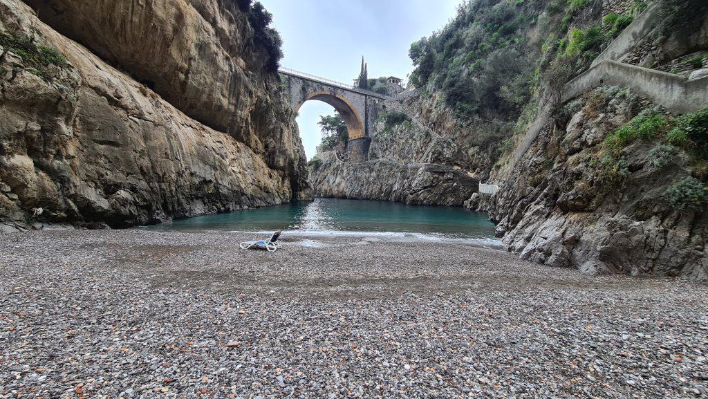 Spiaggia Fiordo di Furore in inverno Costiera Amalfitana tripilare 10