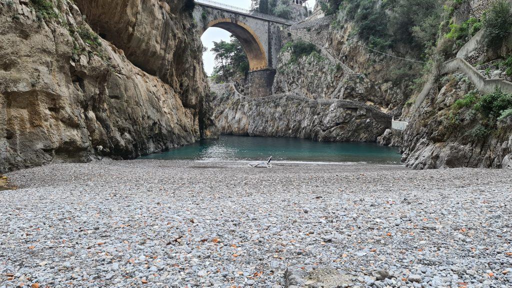 Spiaggia Fiordo di Furore in inverno Costiera Amalfitana tripilare 18