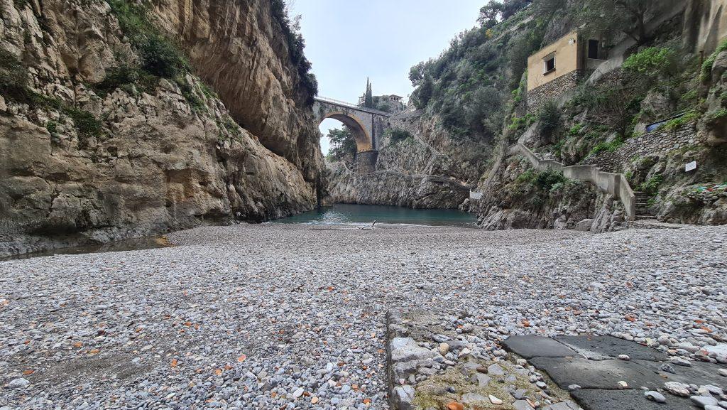 Spiaggia Fiordo di Furore in inverno Costiera Amalfitana tripilare 19