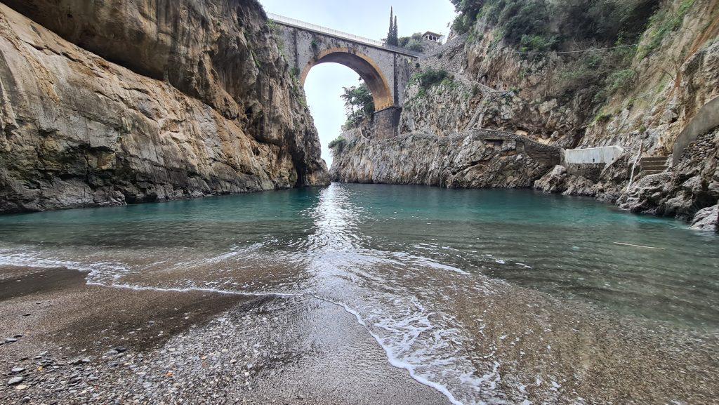 Spiaggia Fiordo di Furore in inverno Costiera Amalfitana tripilare 22