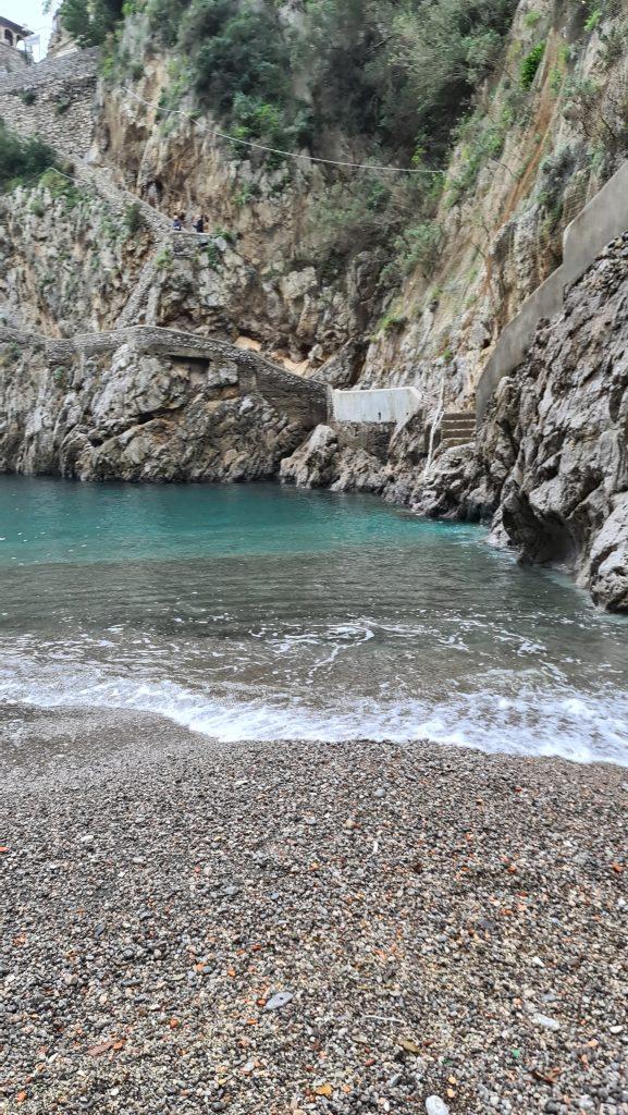 Spiaggia Fiordo di Furore in inverno Costiera Amalfitana tripilare 23