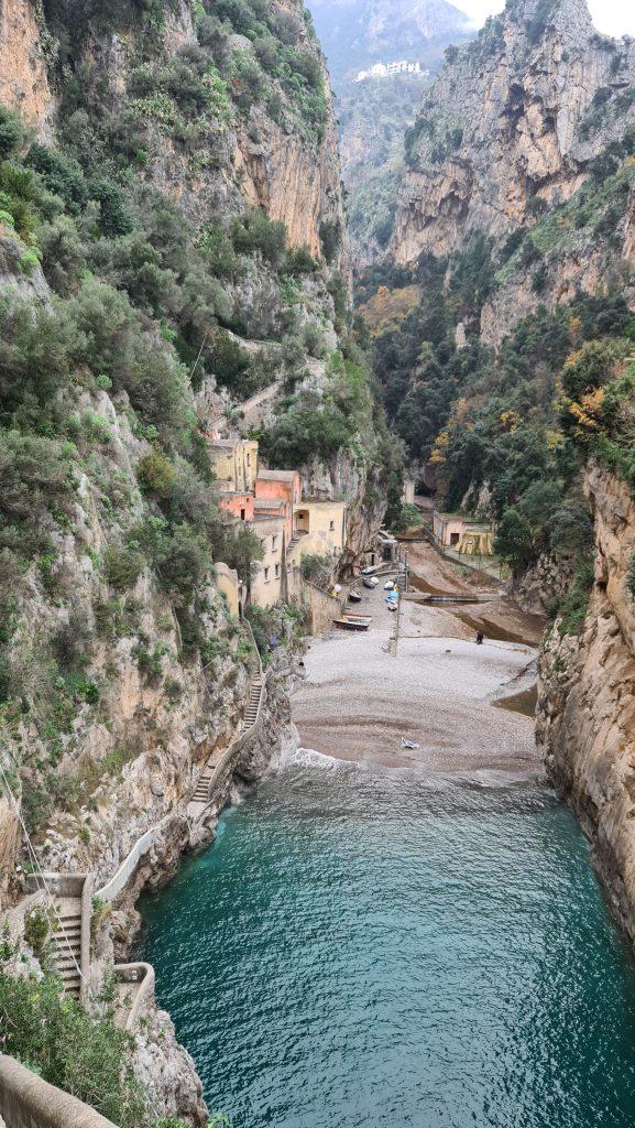 Spiaggia Fiordo di Furore in inverno Costiera Amalfitana tripilare 29