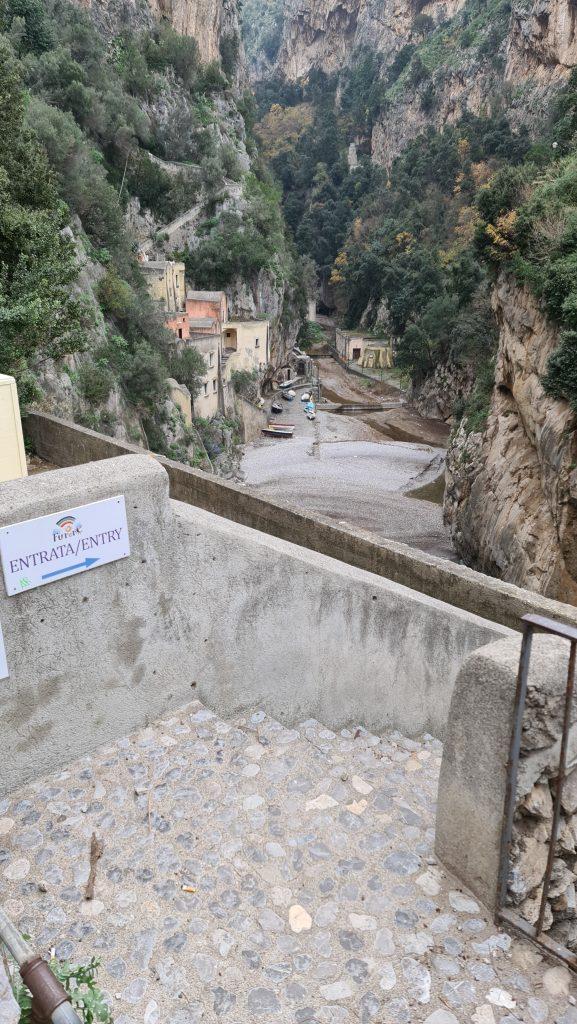 Spiaggia Fiordo di Furore in inverno Costiera Amalfitana tripilare 30