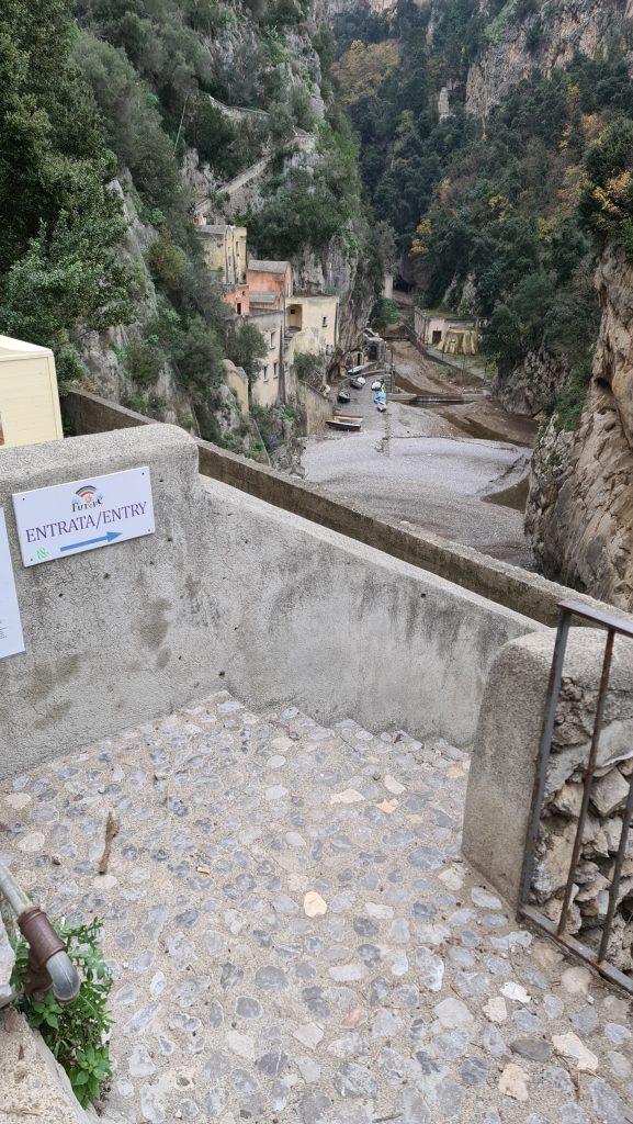 Spiaggia Fiordo di Furore in inverno Costiera Amalfitana tripilare 31