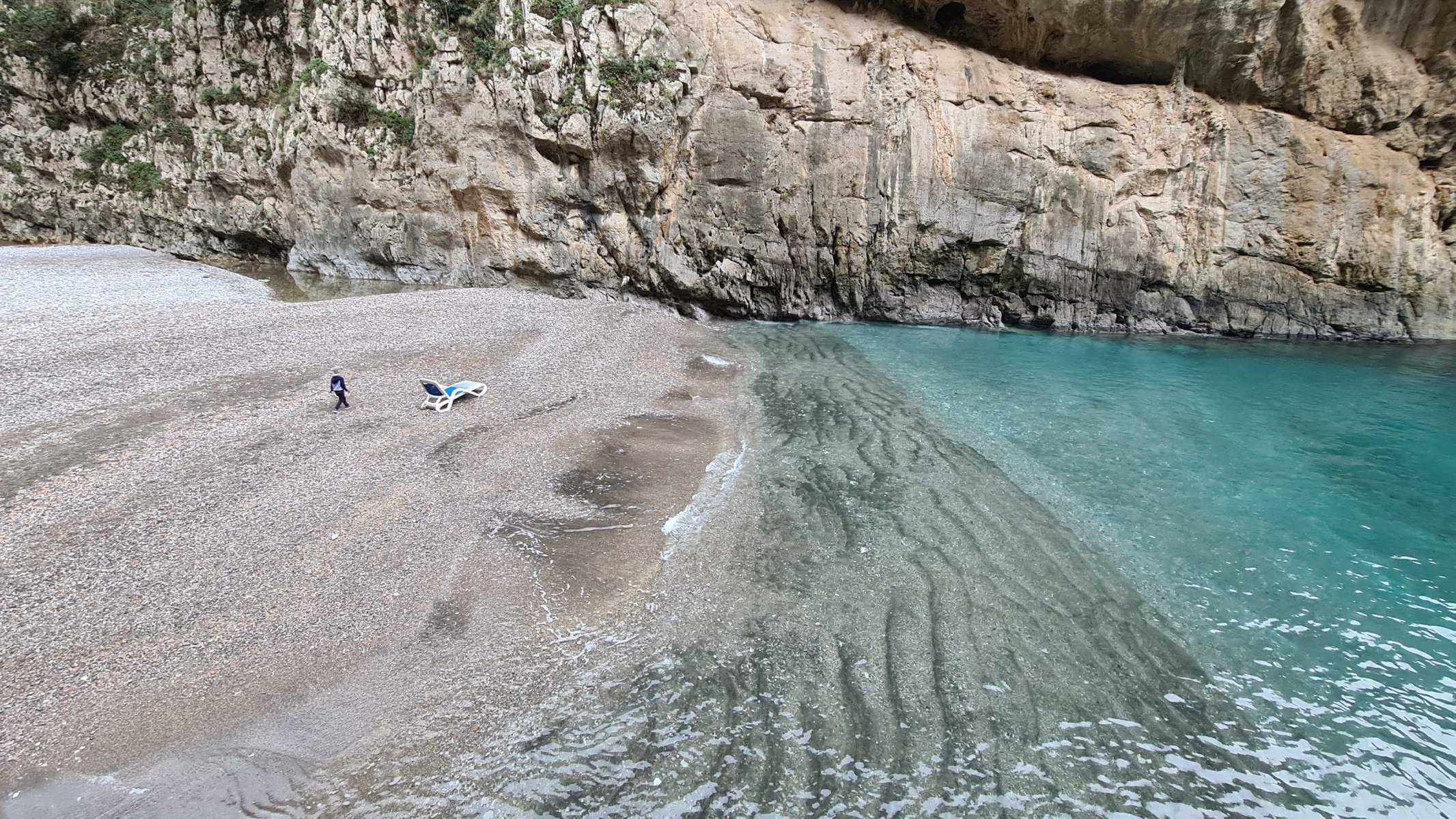 Spiaggia Fiordo di Furore in inverno Costiera Amalfitana tripilare 32