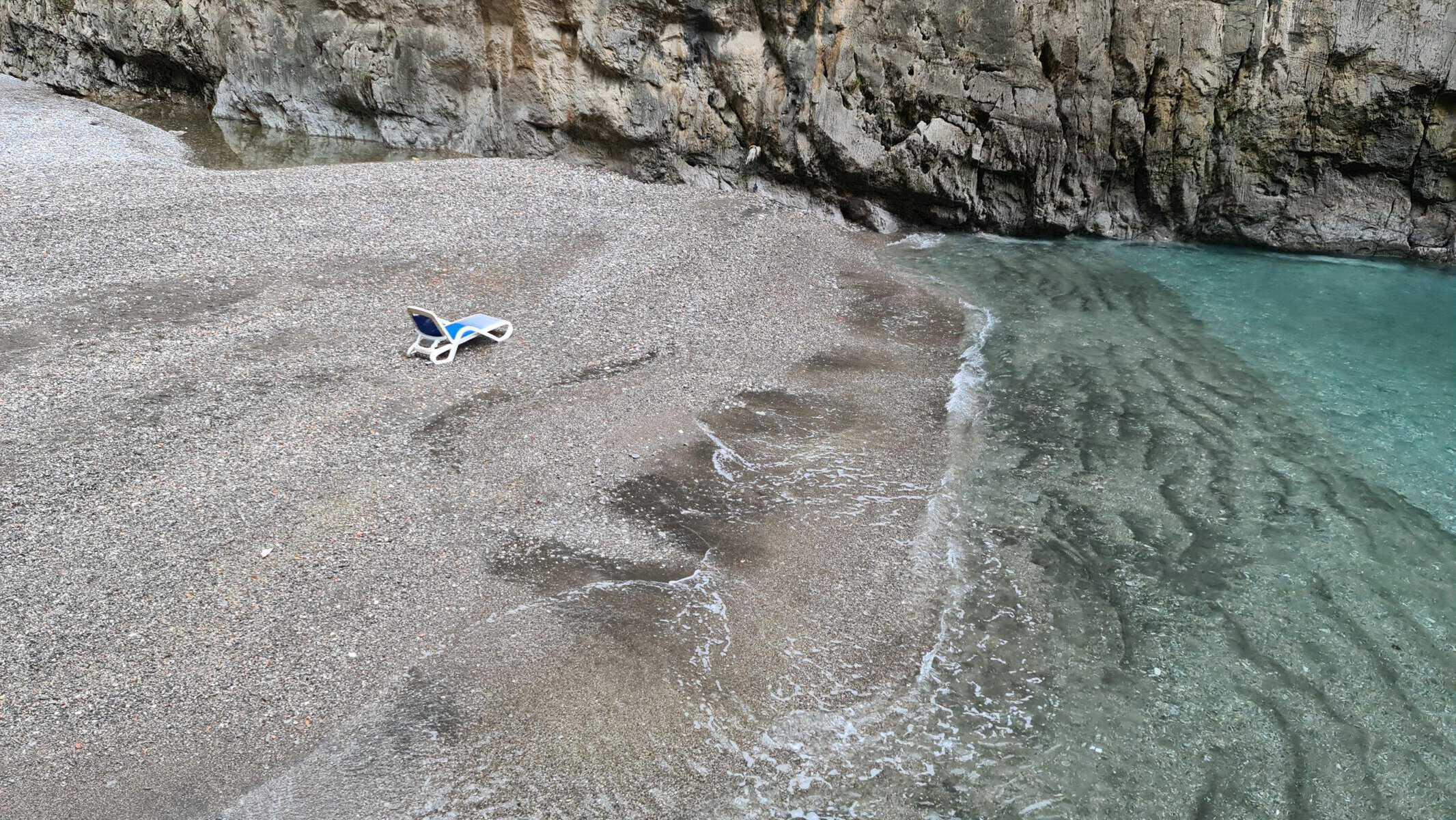 Spiaggia Fiordo di Furore in inverno Costiera Amalfitana tripilare 34