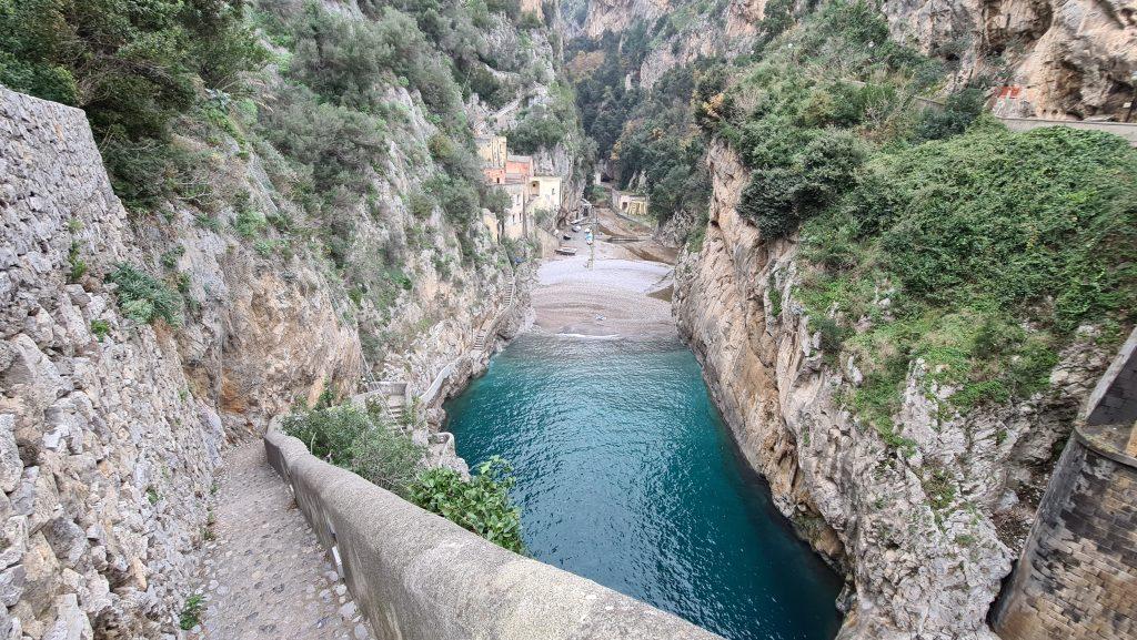 Spiaggia Fiordo di Furore in inverno Costiera Amalfitana tripilare 6