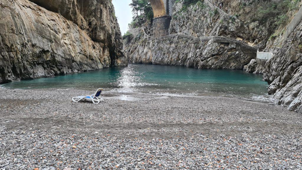 Spiaggia Fiordo di Furore in inverno Costiera Amalfitana tripilare 9