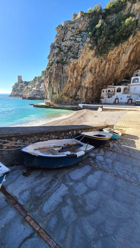 Spiaggia Marina di Praia ristoranti e come arrivare. Spiagge Costiera Amalfitana tripilare 4