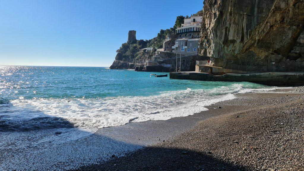 Spiaggia Marina di Praia ristoranti e come arrivare. Spiagge Costiera Amalfitana tripilare 6