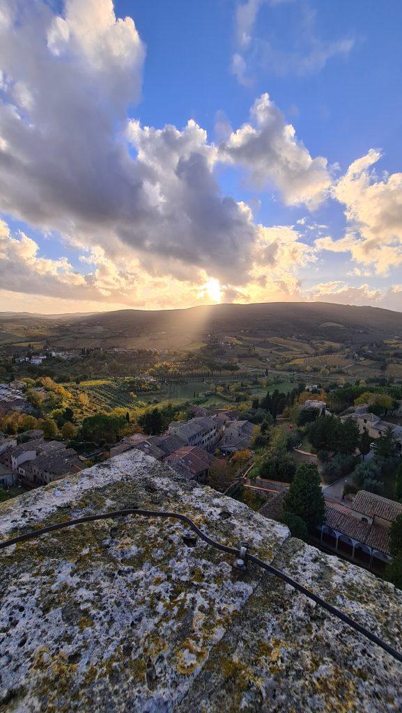 Cosa vedere a San Gimignano torre grossa vista toscana dallalto tripilare 14