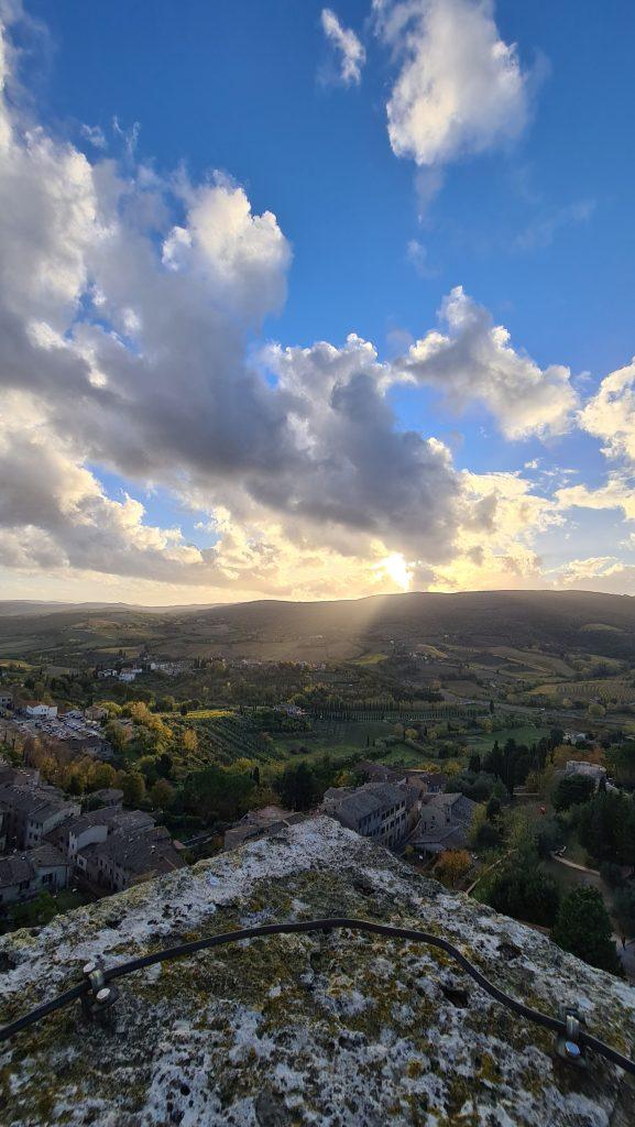 Cosa vedere a San Gimignano torre grossa vista toscana dallalto tripilare 16