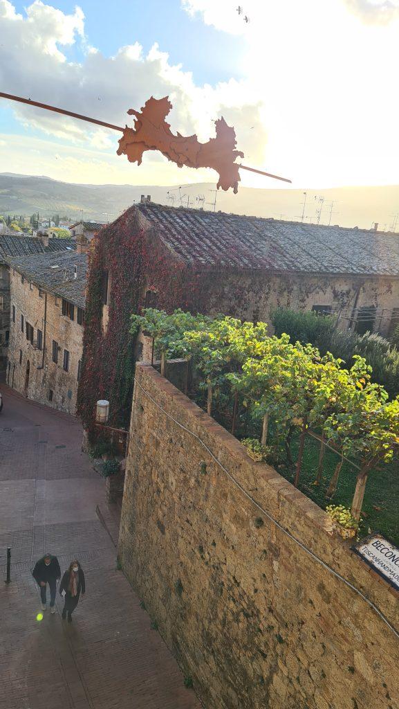 Cosa vedere a San Gimignano torre grossa vista toscana dallalto tripilare 2