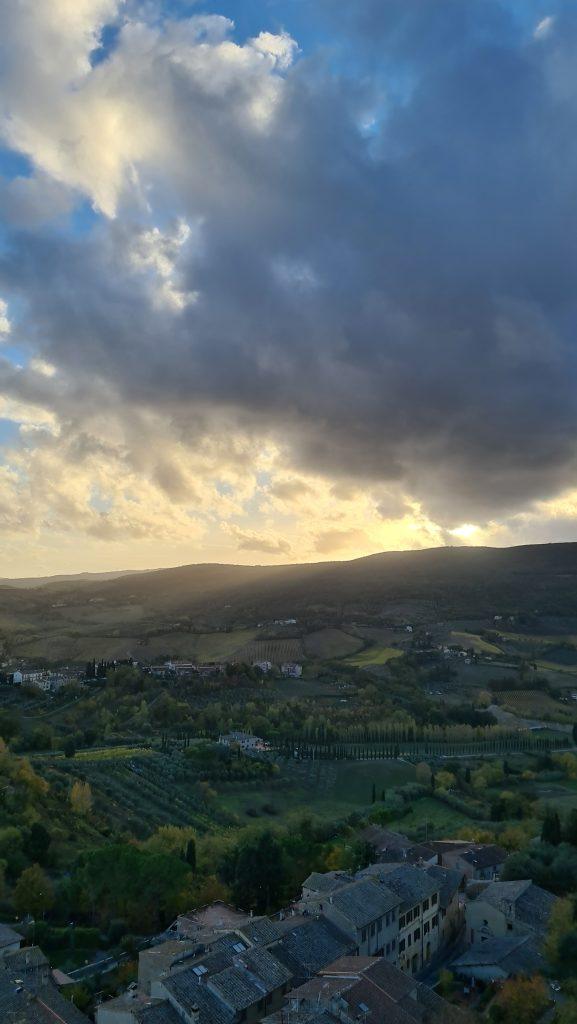 Cosa vedere a San Gimignano torre grossa vista toscana dallalto tripilare 26