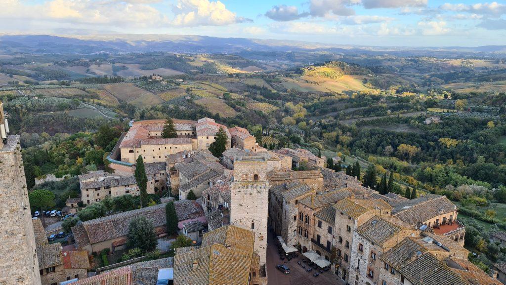 Cosa vedere a San Gimignano torre grossa vista toscana dallalto tripilare 7