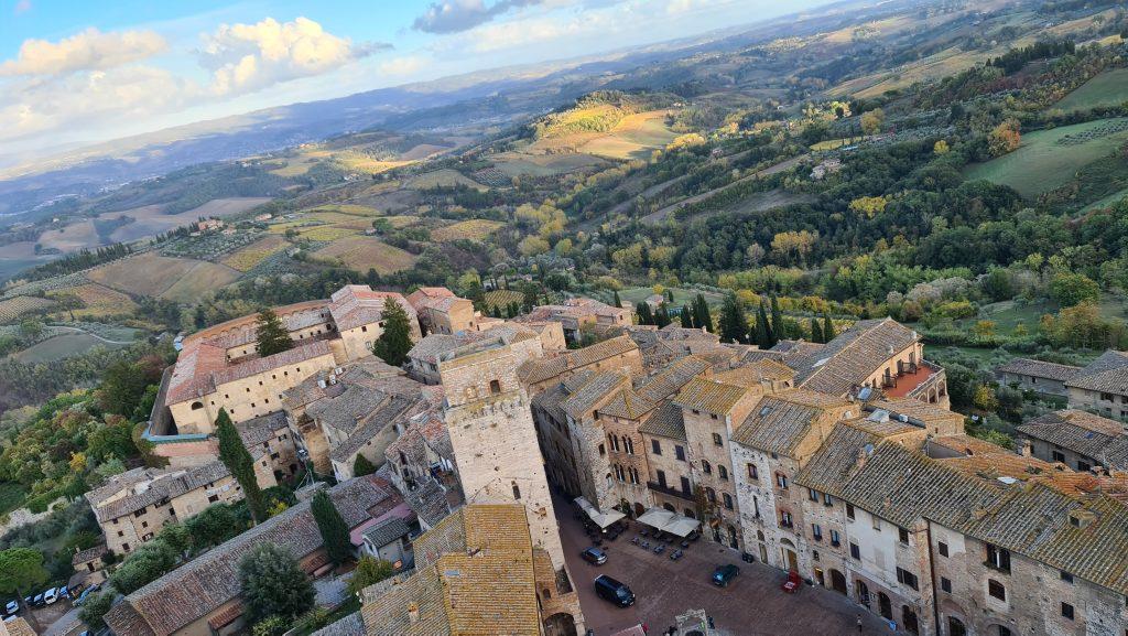 Cosa vedere a San Gimignano torre grossa vista toscana dallalto tripilare 9