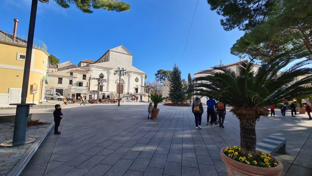 Immagini Piazza Duomo Ravello Costiera Amalfitana 2