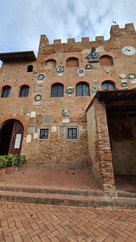 Palazzo Pretorio castello Certaldo cosa vedere Il paese del Boccaccio in Toscana 2