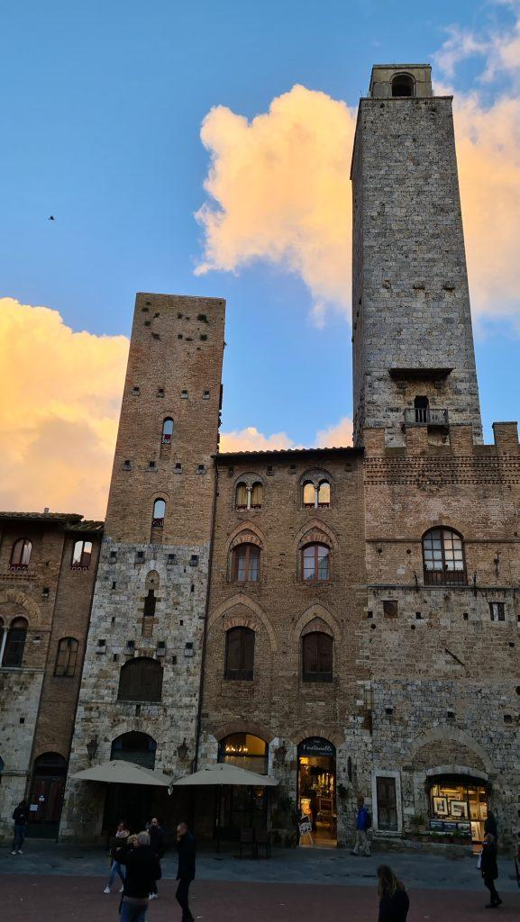 cosa vedere a san gimignano Via Centrale e piazze tripilare 10