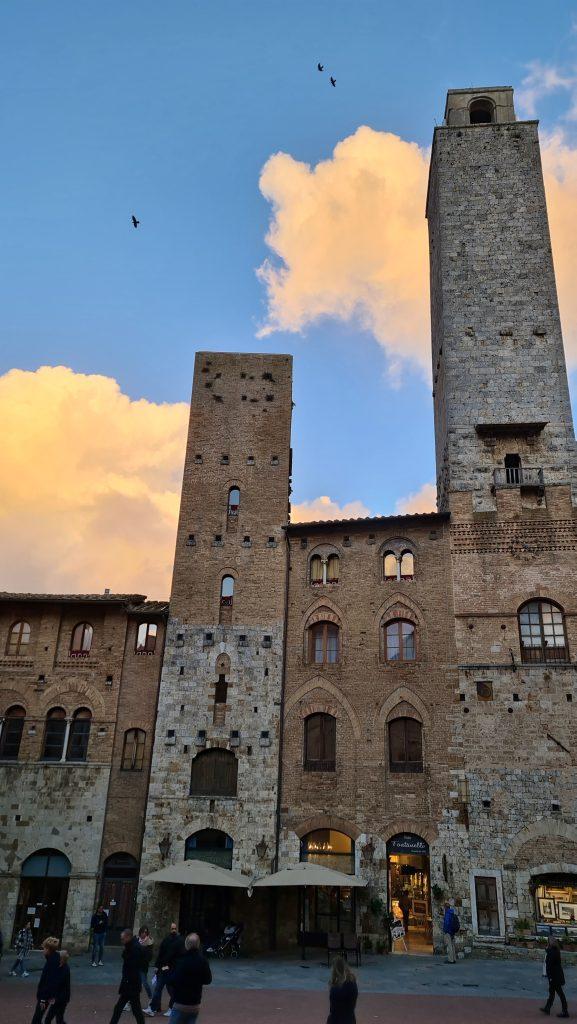 cosa vedere a san gimignano Via Centrale e piazze tripilare 11