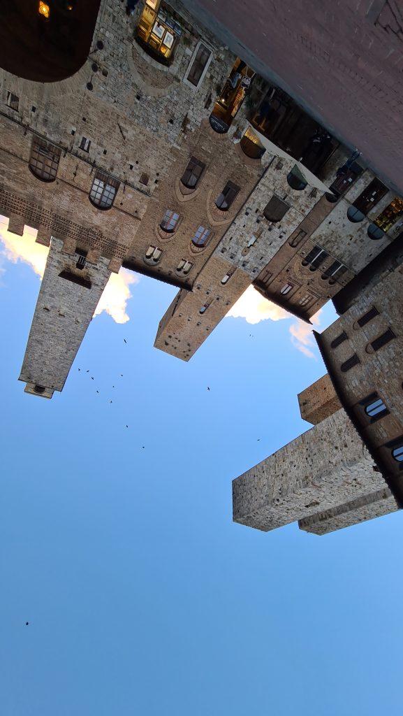 cosa vedere a san gimignano Via Centrale e piazze tripilare 12