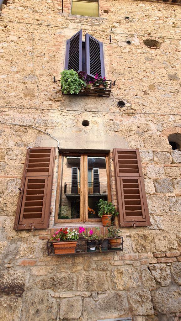 cosa vedere a san gimignano Via Centrale e piazze tripilare 2 1