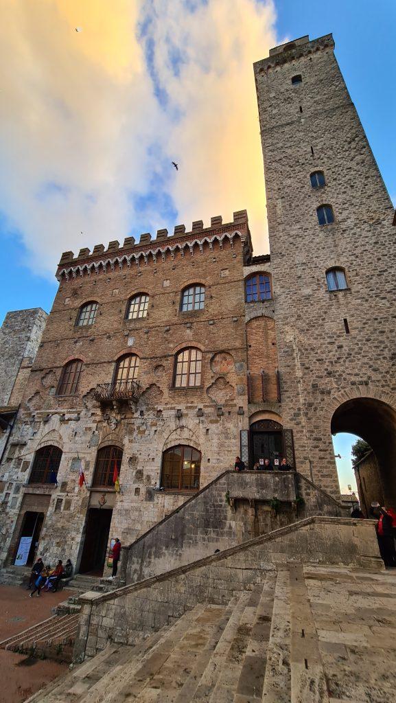 cosa vedere a san gimignano Via Centrale e piazze tripilare 2